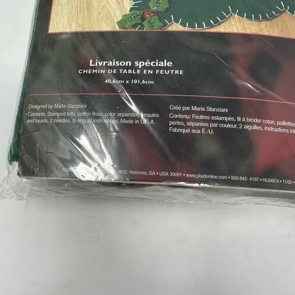 VTG Bucilla Santa Claus Felt Cat Table Runner Christmas Kit 16"x40" NOS 84874 - Picture 2 of 5